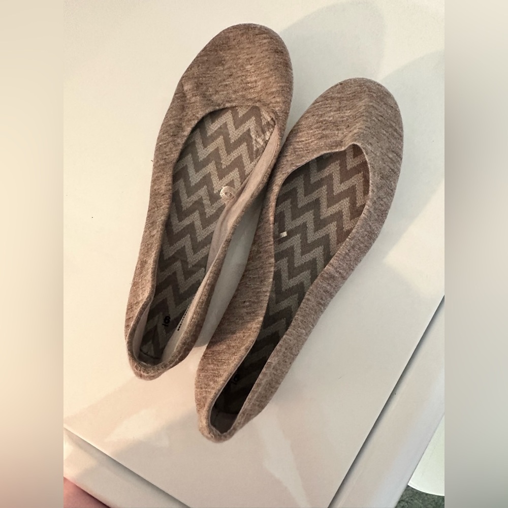 don’t know the brand but their dress up shoes flats size 6